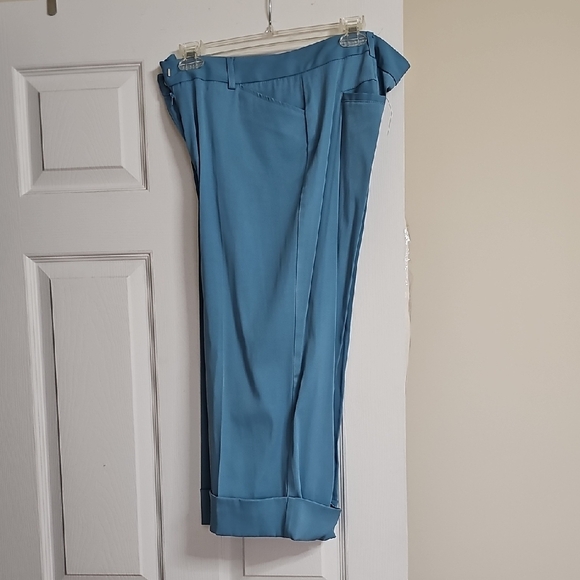 Colorful Patterned Women's Jacket With Matching Capris Panrs - Picture 7 of 12